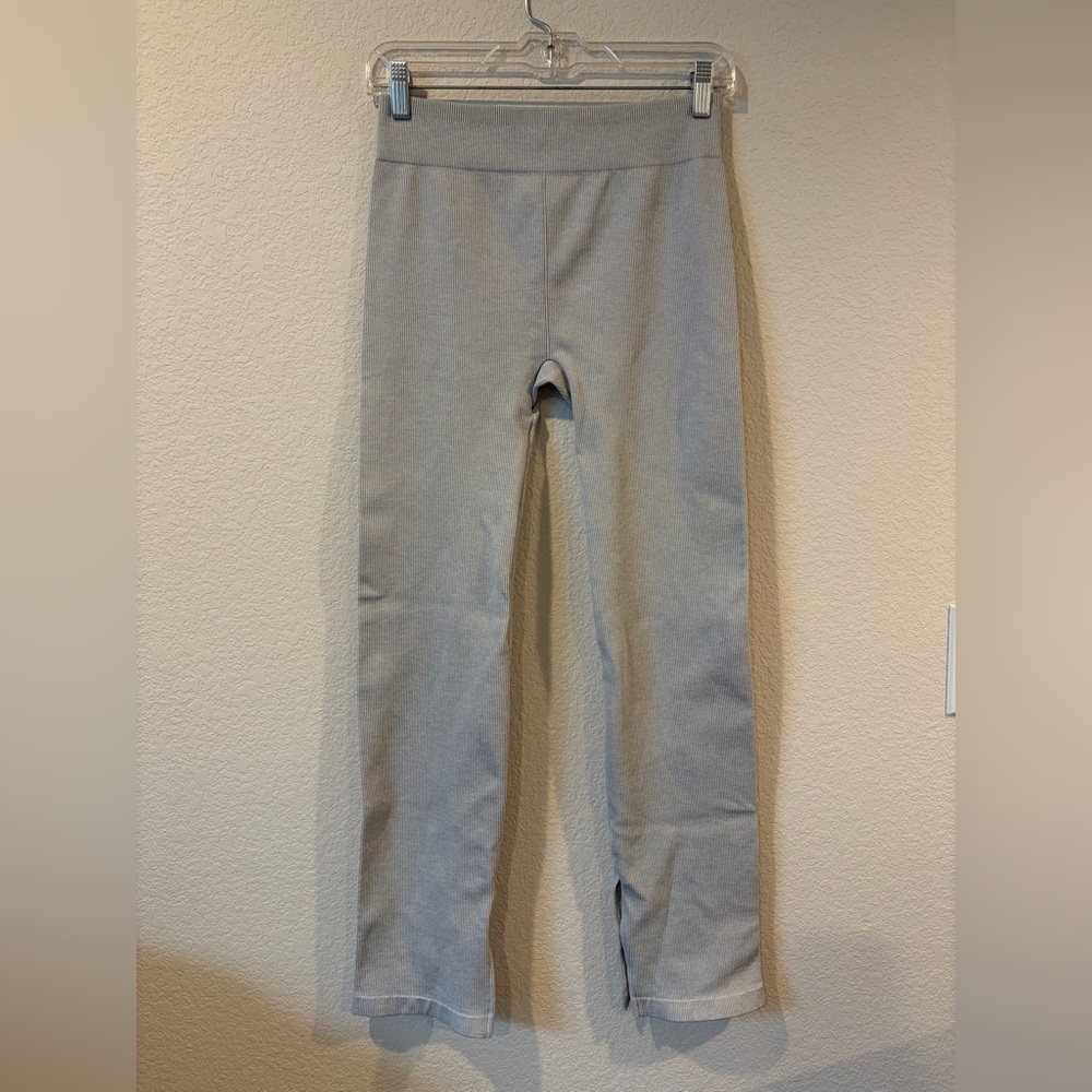 Fabletics Women’s Grey Ribbed High Waisted Straight Leg Split Hem Legging - L